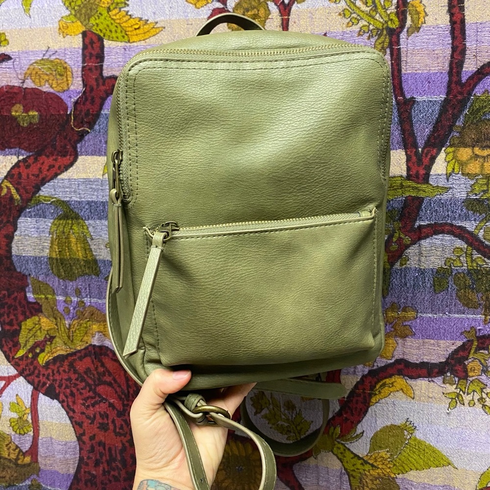 Universal Thread Backpack